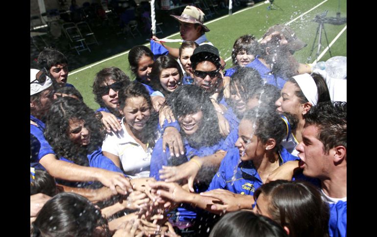 Los atletas jaliscienses festejaron el título en el tiro con arco, pero al final ganó Baja California. E. PACHECO  /