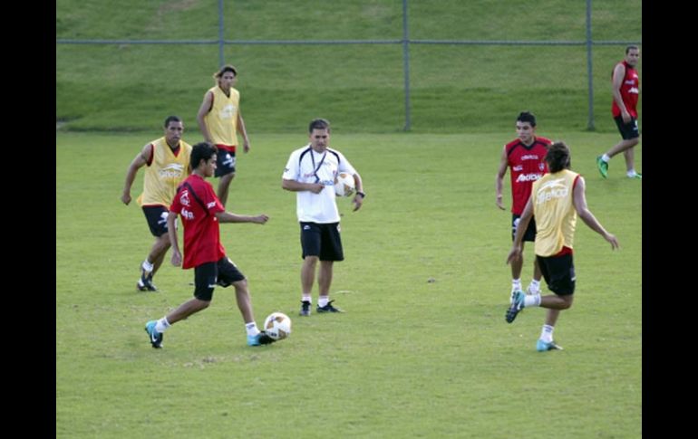 El Atlas entrenó bajo las órdenes de José Luis Mata, nuevo técnico rojinegro. E. BARRERA  /