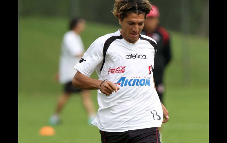 El paraguayo Enrique Vera durante el entrenamiento del Atlas. MEXSPORT  /