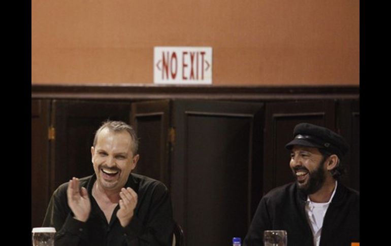 El español Miguel Bosé y el dominicano Juan Luis Guerra dejarán la fundación. REUTERS  /