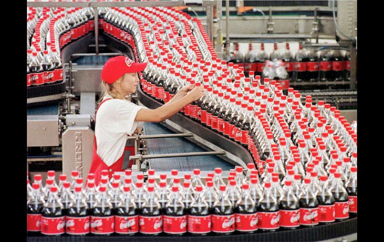 ARCA produce y distribuye bebidas de la marca The Coca-Cola Co. ARCHIVO  /