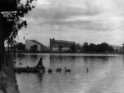 El embarcadero de la laguna del Agua Azul, a finales del siglo XIX.  ARCHIVO  /