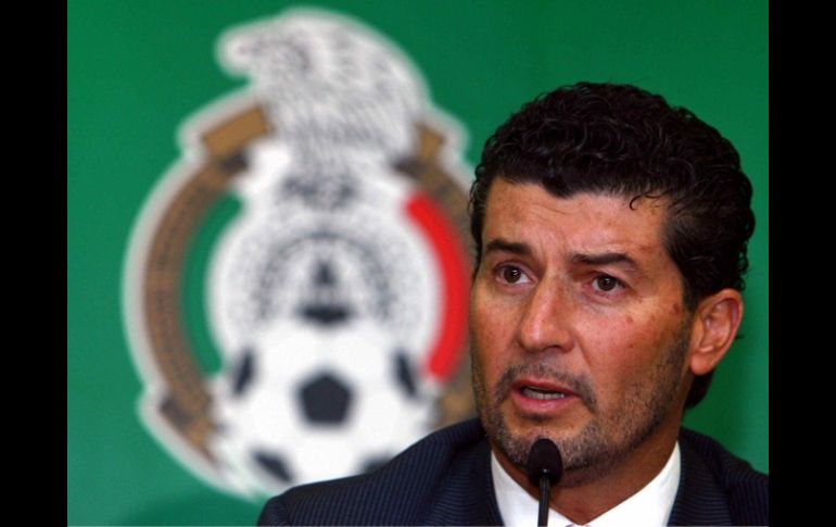 El director técnico, José Manuel de la Torre, durante una conferencia de prensa en la ciudad de México. MEXSPORT  /