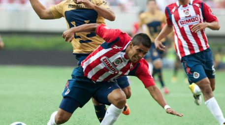 Las Chivas tendrán que dar un gran partido este mediodía si quieren llegar a la final. ARCHIVO  /