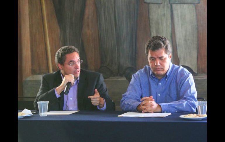El presidente del Consejo para la Transparencia y la Ética Pública, Juan Daniel Ruvalcaba (izq). ESPECIAL  /