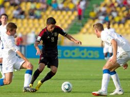 El ex jugador de chivas, Ulises Dávila (C) participó como titular una vez más. MEXSPORT  /