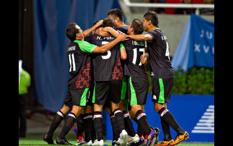 El partido mostró algunas fallas de la zaga mexicana. MEXSPORT  /