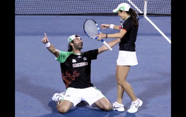 La dupla mexicana derrotó dos sets a cero a la selección chilena. NOTIMEX  /