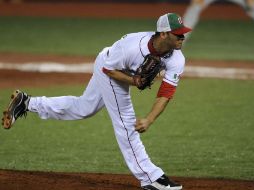 El pitcher azteca, Héctor Rodríguez, durante su enfrentamiento con Canadá. MEXSPORT  /