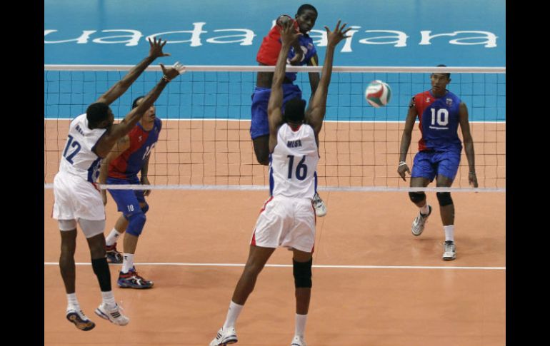 Los isleños dominaron desde el primer set. AP  /