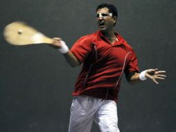 Fernando Ergueta durante su duro encuentro contra México en racquetbol panamericano. MEXSPORT  /