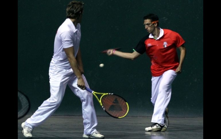 Destacan el liderazgo de México en el frontón. En la foto los hermanos Alberto y Arturo Rodríguez, ganadores del oro. NOTIMEX  /