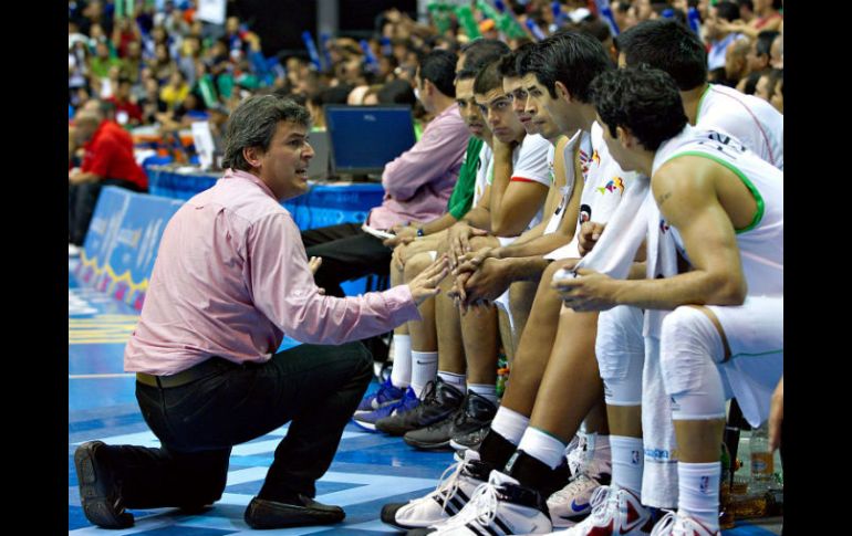 Al entrenador español le gustaría firmar contrato con la Federación. MEXSPORT  /