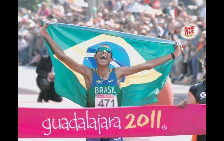 Soloneil Silva se despegó del pelotón desde la segunda vuelta al pequeño circuito, trazado para el maratón panamericano.  /