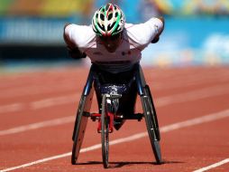 Aarón Gordián ganó su segunda medalla en los Parapanamericanos 2011, la anterior fue en los cinco mil metros T54. EFE  /