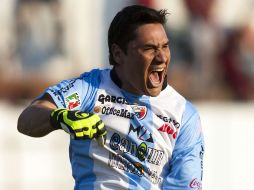 El guardameta Moisés Muñoz con el uniforme del Atlante durante un juego del Apertura 2011. MEXSPORT  /