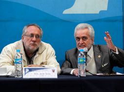 El poeta Javier Sicilia y el ingeniero José Manuel Jurado Parres, director de la preparatoria 5  /