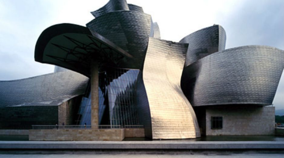 Fachada de titanio del museo. GUGGENHEIM-BILBAO.ES  /