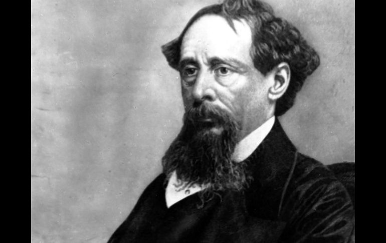 Con la lectura de un cuento del novelista Charles Dickens se inauguró en Bellas Artes el día mundial del libro. ARCHIVO  /