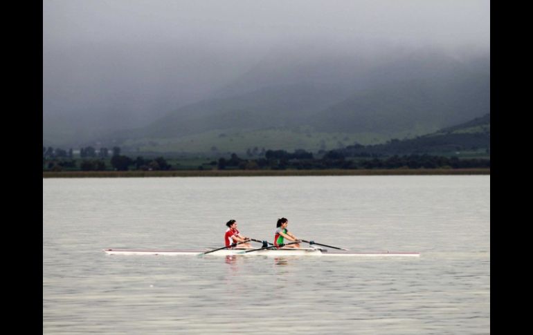 Los ganadores llegaron a realizar un tiempo en la distancia de 3m 57.03s; superaron a Quintana Roo (4m 02.56s). ARCHIVO  /