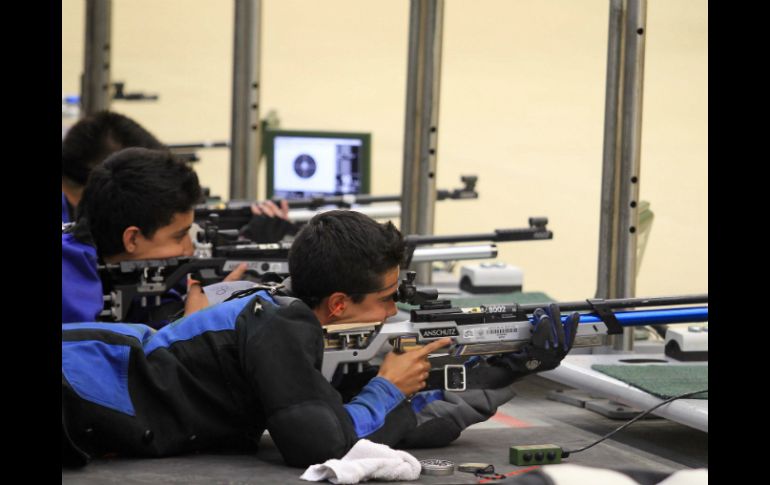 El Estado se alzó con el triunfo en la categoría PreJuvenil varonil individual, 10 metros Rifle Match 3 posiciones. ARCHIVO  /