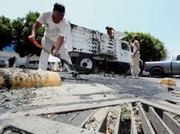 Invitan a la ciudadanía a que no arroje basura o deje bolsas de basura encima de alcantarillas.  /