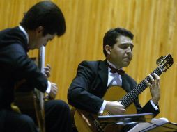 El dueto de guitarras y la agrupación de profesionistas mexicanos y rusos ofrecieron un velada marcada por lo clásico. ARCHIO  /