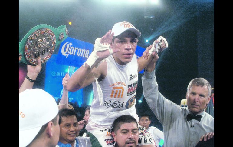 Todo está listo. Édgar Sosa buscará hacerse del título mosca del CMB. STRAFFON IMAGES  /