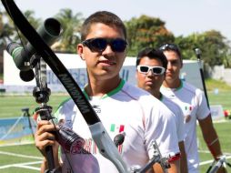 La madre del arquero espera que las críticas para los deportistas no sean tan duras, pues declara que 'se la parten practicando'.  /