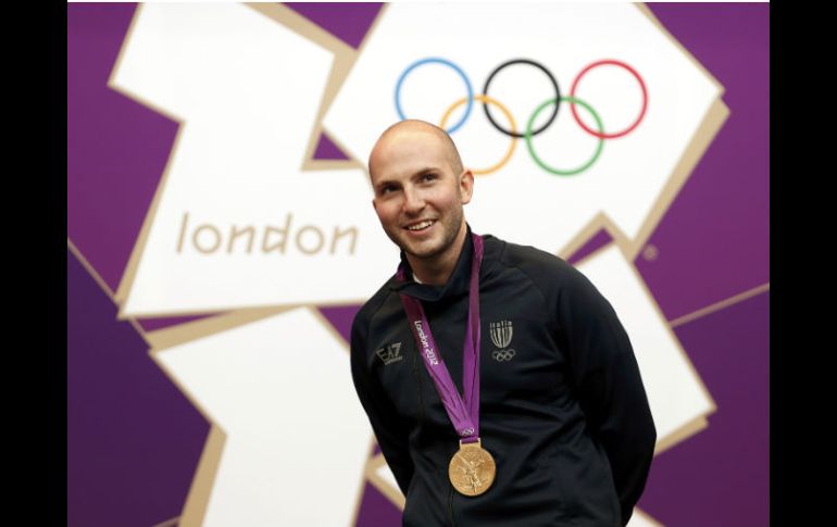 Niccolo Campriani es campeón de Londres 2012 con récord de mil 278.5 puntos. REUTERS  /