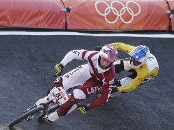 Maris Strombergs se impuso en los metros finales al australiano campeón del mundo Sam Willoughby. AP  /