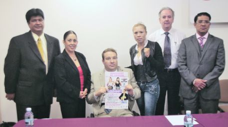 Apuntados. Los organizadores han invitado a muchas figuras del pugilismo nacional.  /