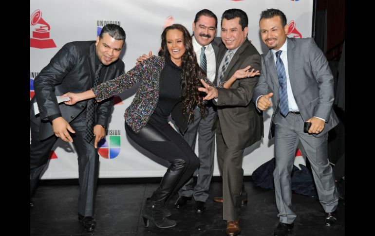 Shaila grabó su primer disco en vivo en el Gibson Amphitheatre de Los Ángeles, California. En la imagen con Los Tucanes de Tijuana. AFP  /