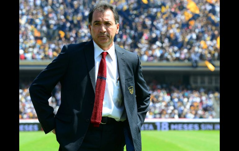 El técnico durante el juego ante América, en el que los aficionados ya pedían su salida. MEXSPORT  /