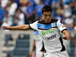 El mediocampista Gonzalo Pineda, de los Gallos del Querétaro. MEXSPORT  /