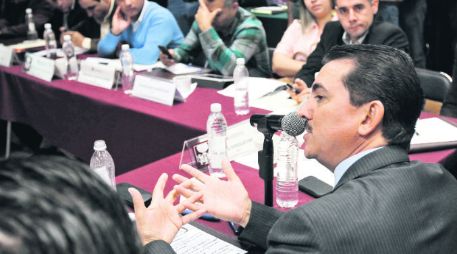 Martín Mendoza, titular de la Secretaría de Finanzas, ante la Comisión de Hacienda del Congreso local, el pasado 12 de enero. EL INFORMADOR /