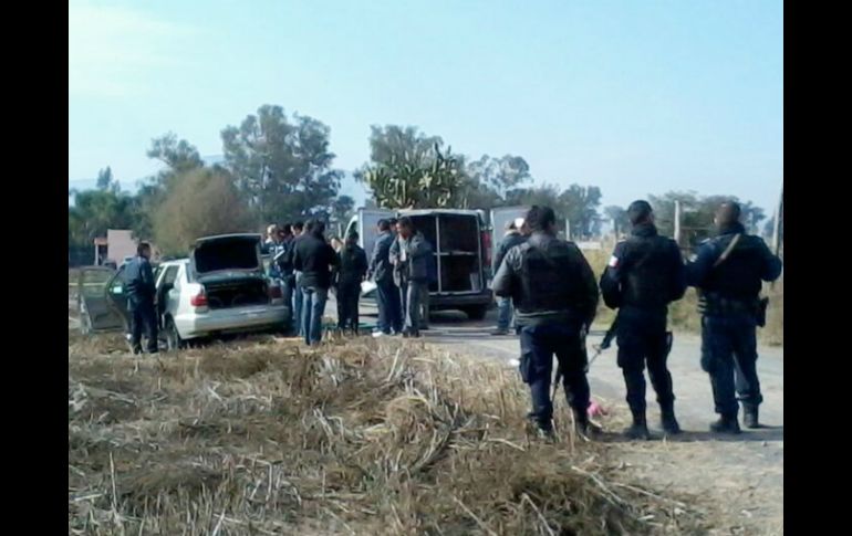 Agentes de la Procuraduría acudieron al lugar para levantar el cadáver e iniciar con las investigaciones.  /