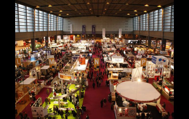 La fiesta literaria, que se celebrará en el recinto ferial Porte de Versailles, espera acoger a 200 mil personas. ESPECIAL /