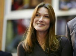 Carla Bruni se limitó a decir en una entrevista que la canción habla sobre los maleducados, esos seres ''misteriosos''. ARCHIVO /