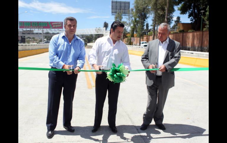 Correspondió a las actuales autoridades encabezadas por el gobernador, Sandoval Díaz, cortar el listón inaugural.  /