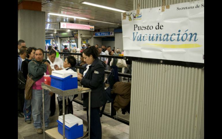 Actualmente, la dependencia cuenta con mil vacunas disponibles contra la influenza. ARCHIVO /