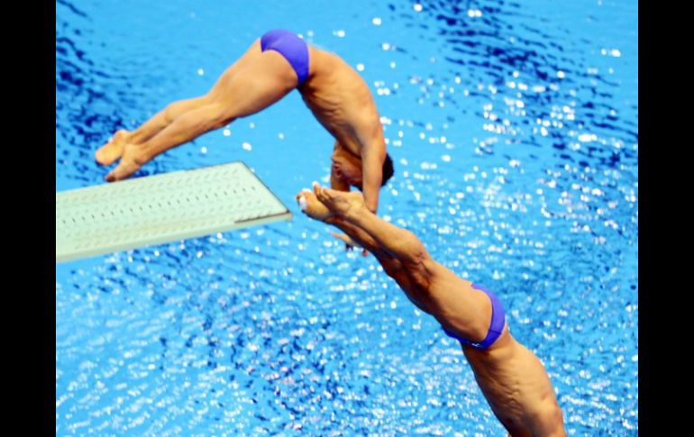 La dupla suma tres medallas de bronce en los 3 metros sincronizados. ARCHIVO /