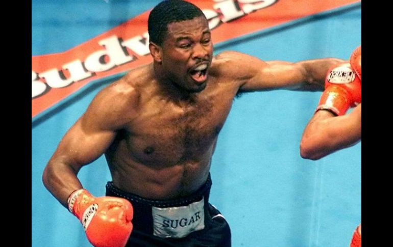 El tres veces campeón del mundo, Sugar Shane Mosley afina algunos detalles de su preparación en el CEDAR. ARCHIVO /