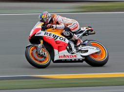 Dani Pedrosa pelea por el título del Mundial de Moto GP. EFE /