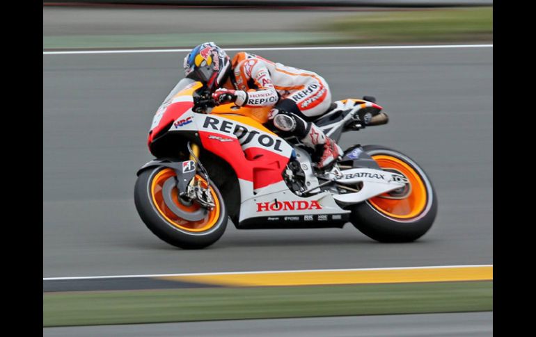 Dani Pedrosa pelea por el título del Mundial de Moto GP. EFE /