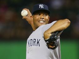 Rivera corrió del Rangers Ballpark hacia el Cowboys Stadium para apoyar a sus paisanos. AFP /