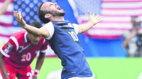 Landon Donovan, quien fue el héroe de los estadounidenses, es nombrado el ''más valioso'' del torneo. AFP /