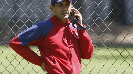 Te Kloese le informó a Arellano -en la foto- que no está fuera del proyecto rojiblanco. ARCHIVO /