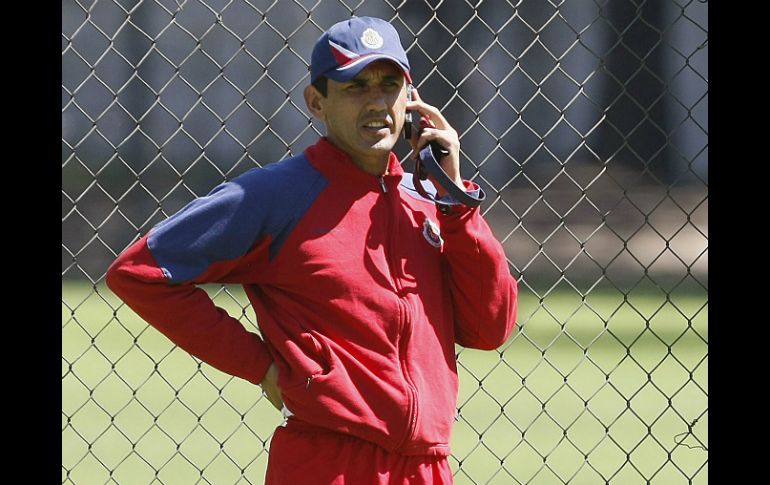 Te Kloese le informó a Arellano -en la foto- que no está fuera del proyecto rojiblanco. ARCHIVO /