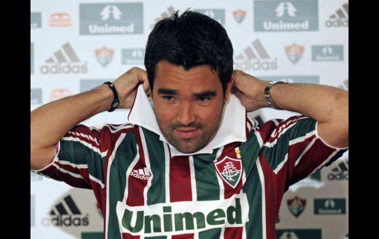 Anderson Luis se despide con tristeza debido a que su físico ya no le daba para seguir jugando. AP /